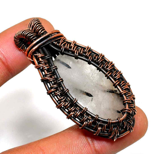 Radiant Clarity – Quartz Copper Pendant