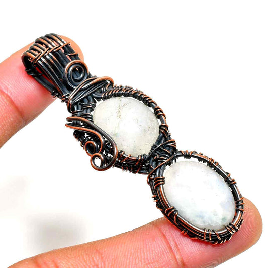 Moonlit Embrace – Moonstone Copper Pendant