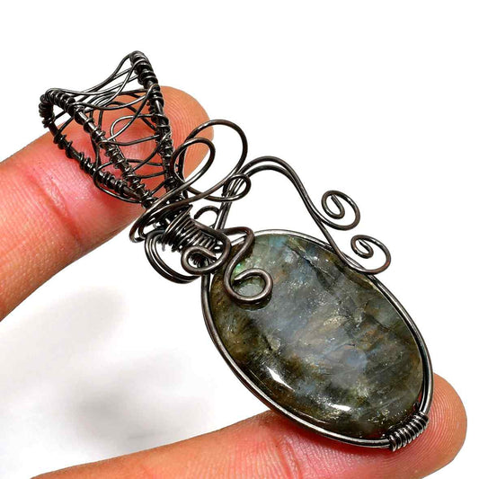 Moonlit Labyrinth – Labradorite & Oxidized Copper Pendant