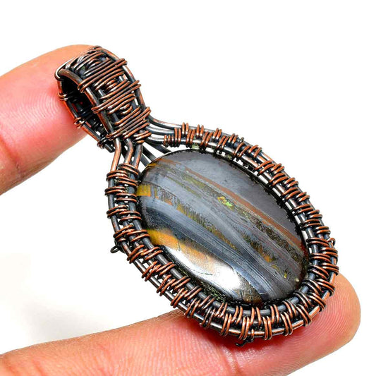 Guardian’s Gaze – Tiger’s Eye Copper Pendant
