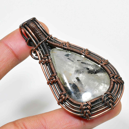 Aura’s Guardian – Handcrafted Quartz Copper Pendant