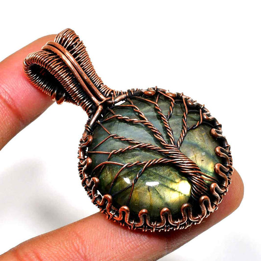 Gaia’s Radiance – Labradorite Tree of Life Pendant