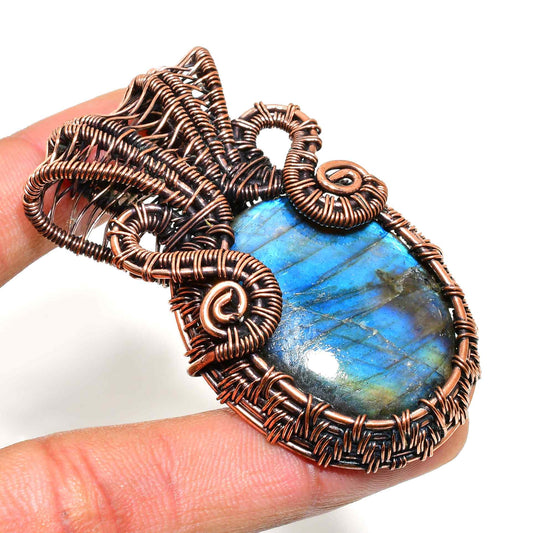 Mystique Veil – Labradorite Copper Pendant