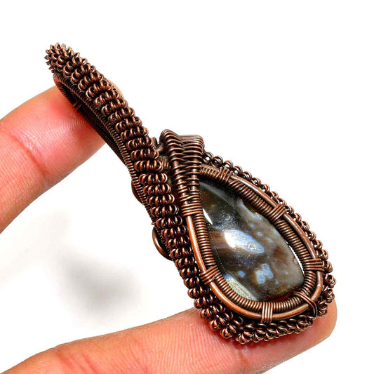 Ethereal Lattice – Labradorite & Copper Pendant
