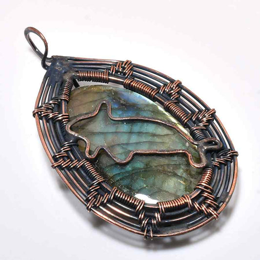 Luna’s Shield – Labradorite Copper Pendant