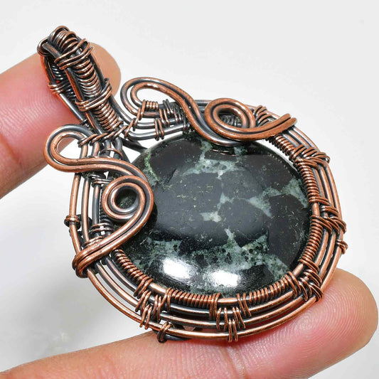 Elysia’s Favor – Green Aventurine Copper Pendant