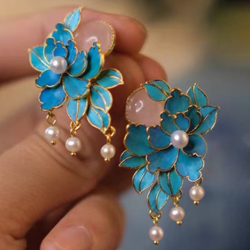 Tian-Tsui Filigree Studs