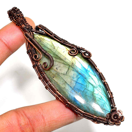 Ember’s Flow – Labradorite Copper Pendant