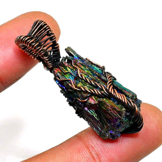 Auriel’s Prism – Aura Quartz Copper Pendant
