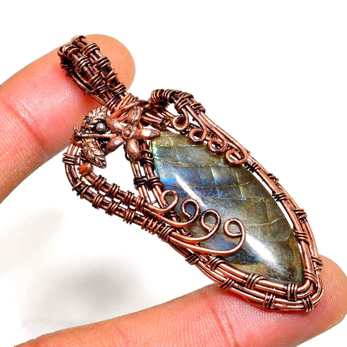 Lunar Whisper – Labradorite Copper Pendant