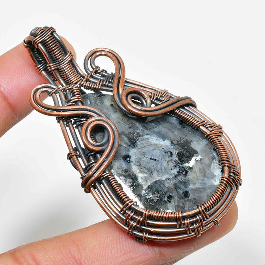 Lyra’s Dream – Labradorite Copper Dreamcatcher Pendant
