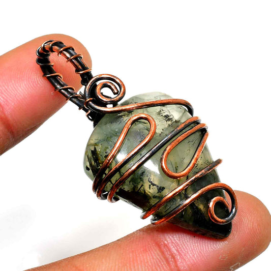 Serenity’s Embrace – Copper Wire Quartz Pendant