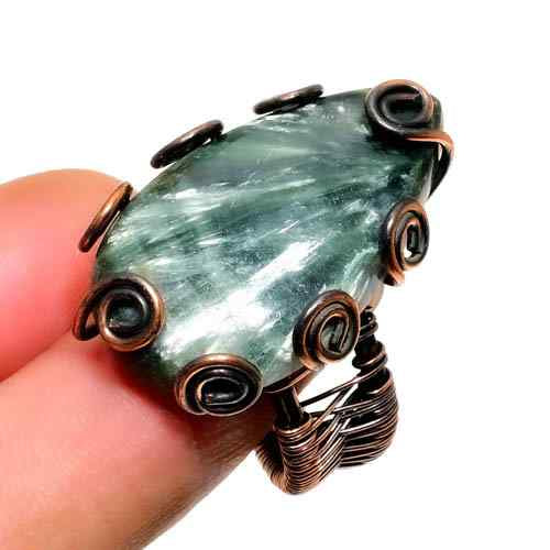 Gaia’s Embrace – Green Tourmaline Copper Ring