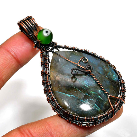 Elara’s Radiance – Oxidized Copper Labradorite Pendant