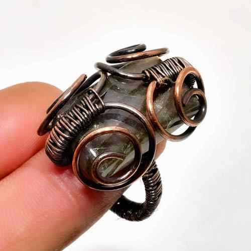 Aurora’s Embrace – Vintage Copper Labradorite Ring