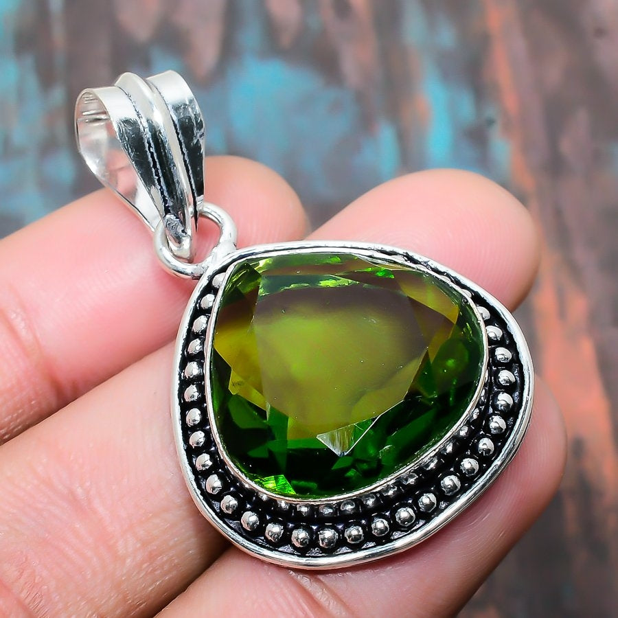 Verdant Harmony – Peridot Sterling Silver Pendant