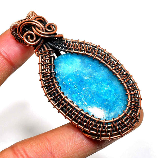 Aether’s Embrace – Aquamarine Copper Pendant