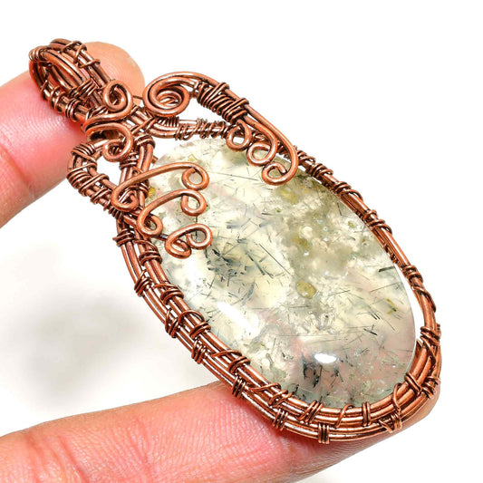 Radiant Harmony – Quartz Copper Pendant