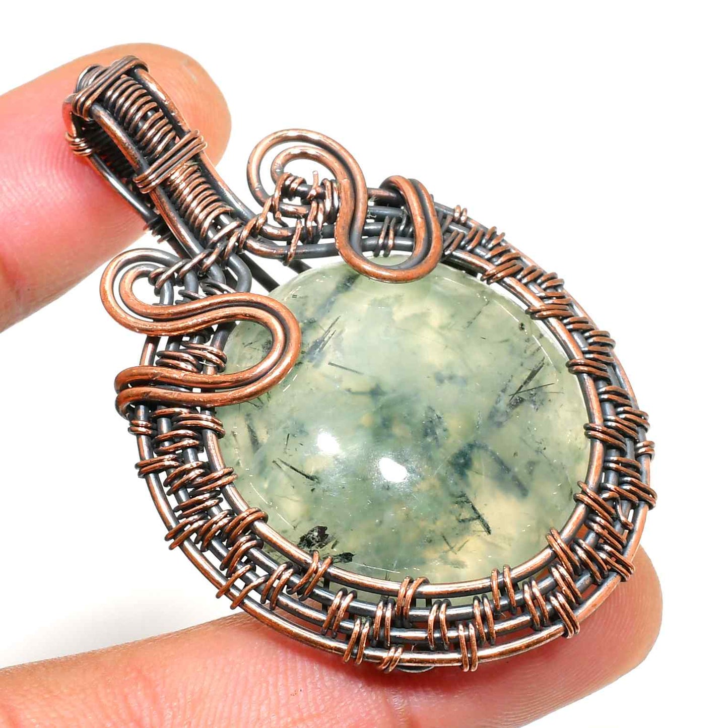 Seraphine’s Embrace – Green Quartz Copper Pendant
