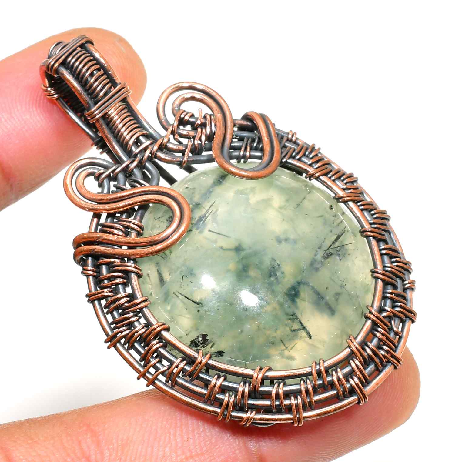 Seraphine’s Embrace – Green Quartz Copper Pendant