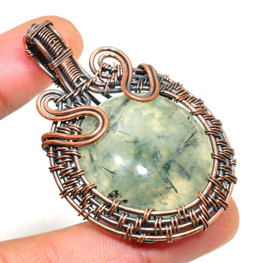 Seraphine’s Embrace – Green Quartz Copper Pendant