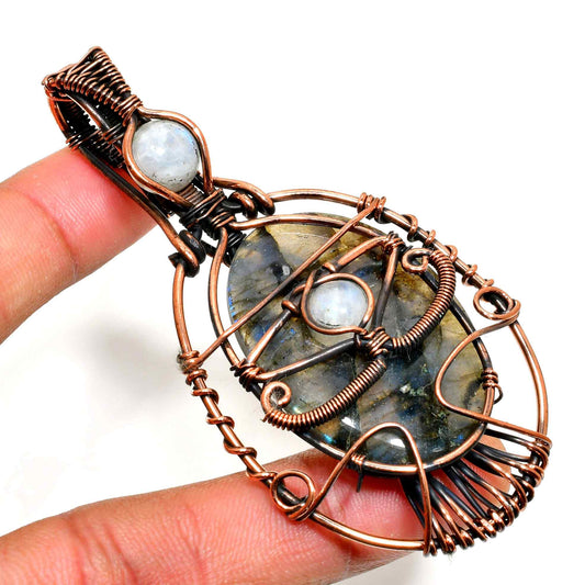 Mystical Labyrinth – Labradorite Copper Pendant