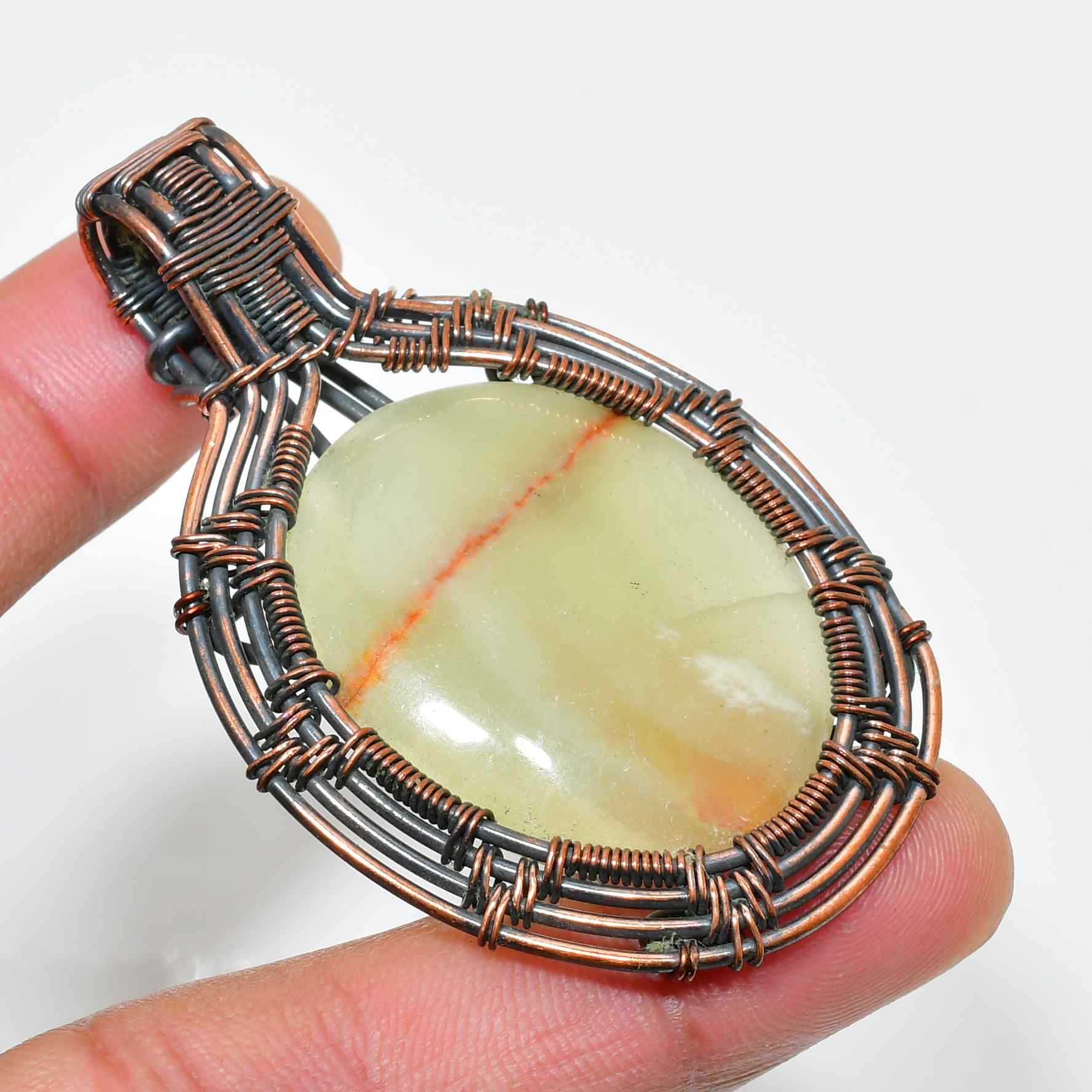 Solar Harmony – Yellow-Green Quartz Copper Pendant