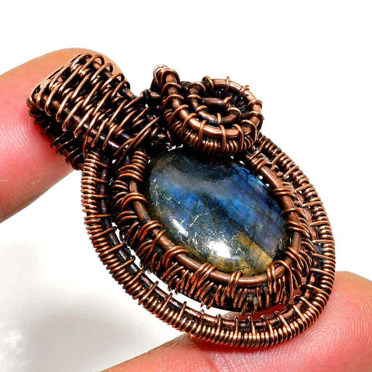 Aurora’s Veil – Labradorite Copper Pendant