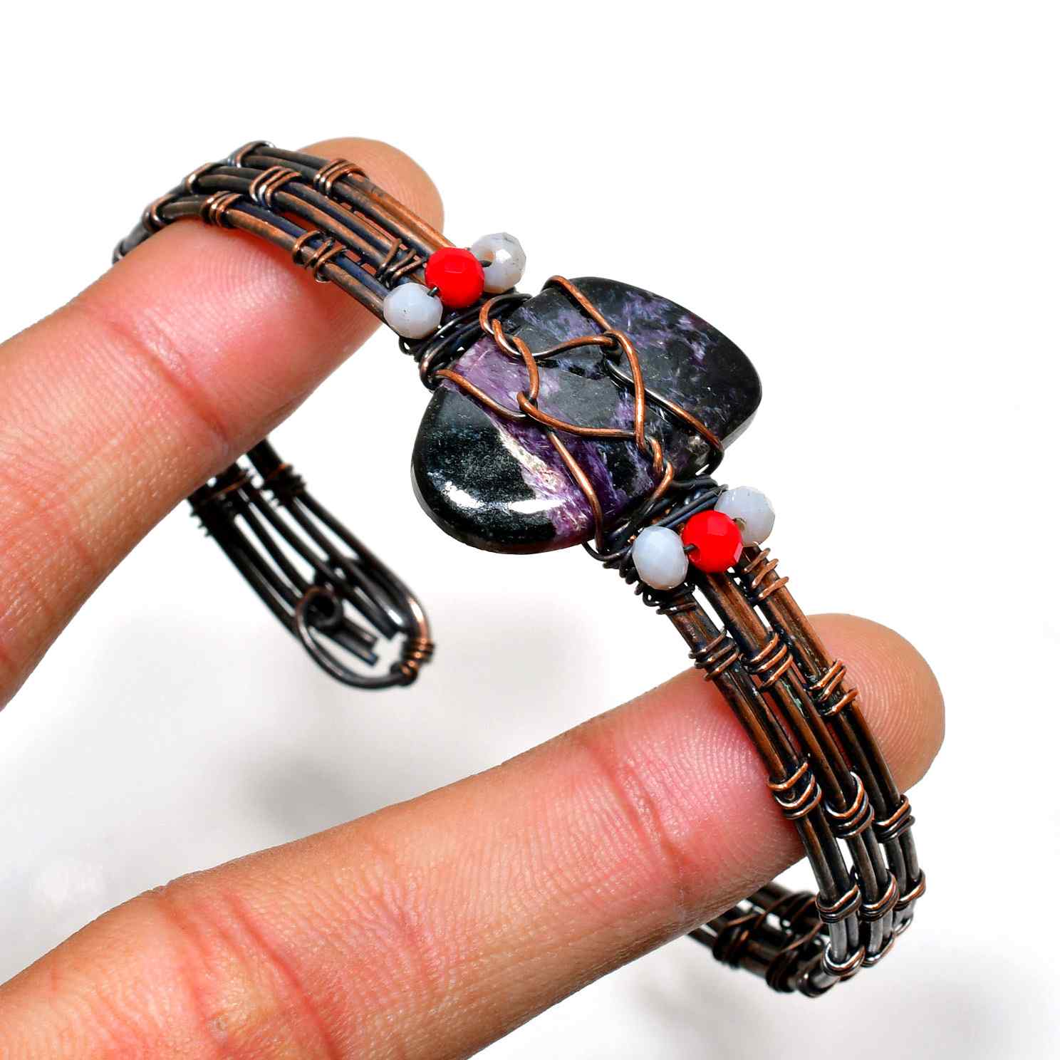 Luna’s Radiance – Amethyst Copper Cuff