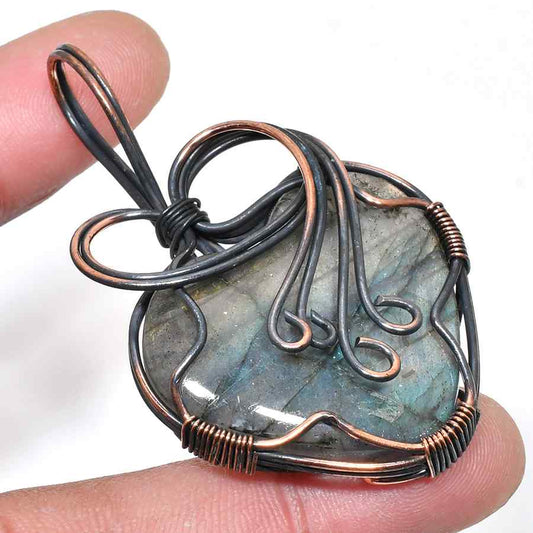 Aurora’s Veil – Labradorite Copper Pendant