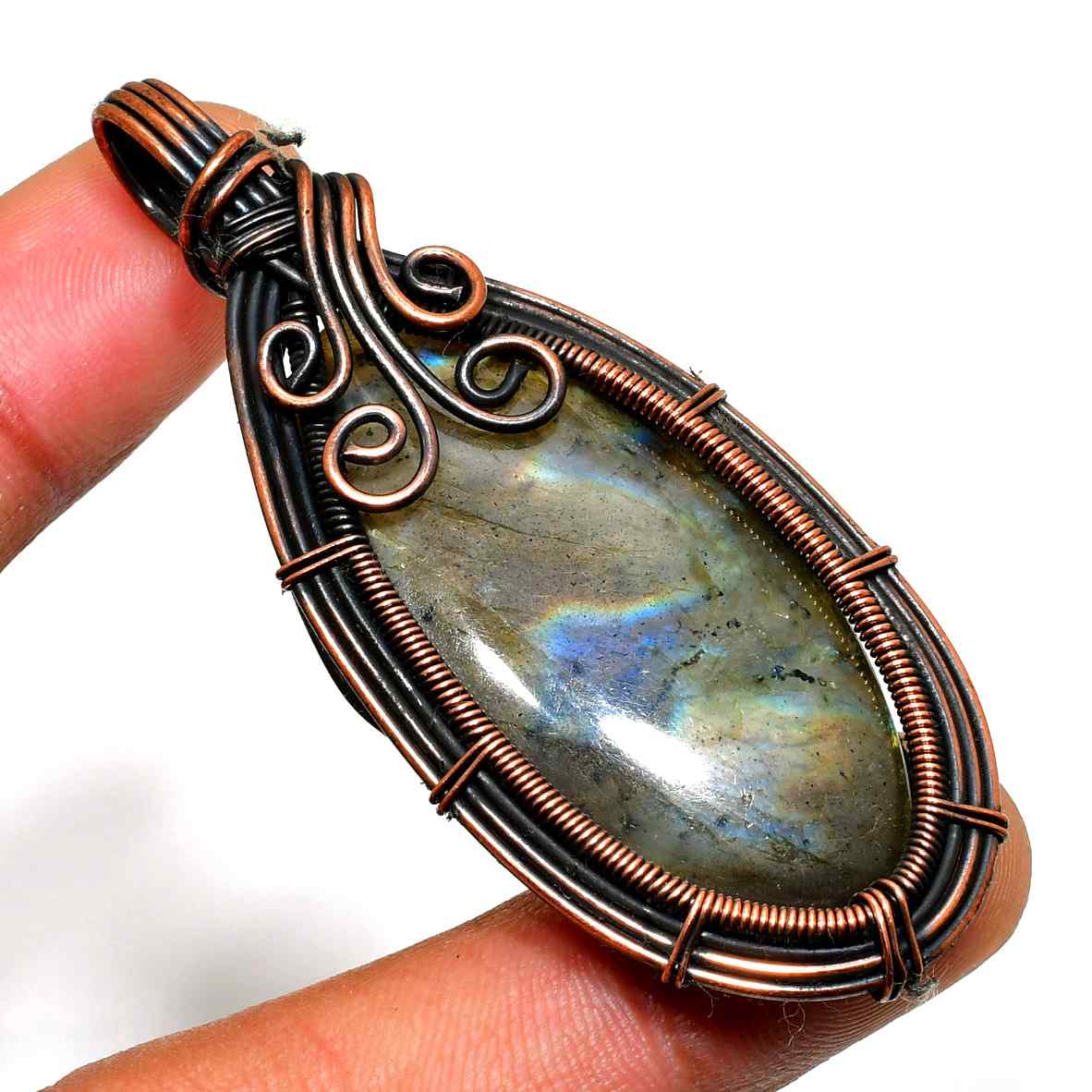 Luna’s Light – Labradorite Copper Pendant