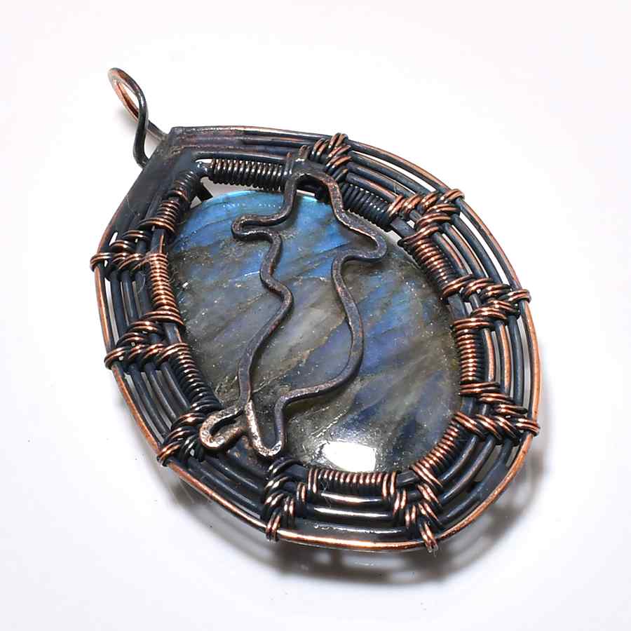 Mystic Dawn – Labradorite Copper Pendant
