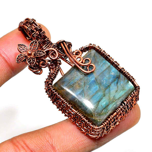 Astral Embrace – Labradorite Copper Pendant