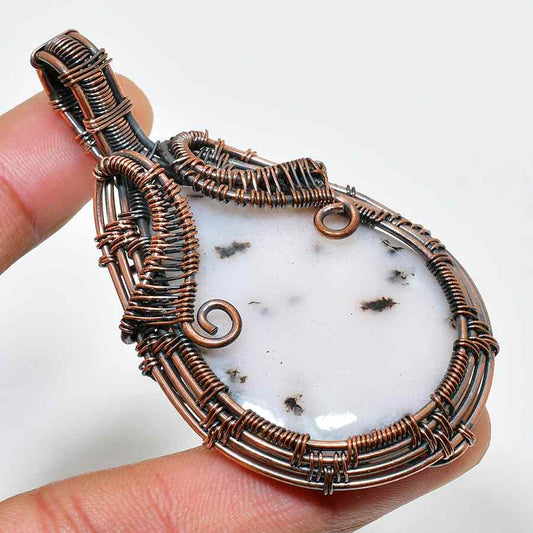 Serenity’s Embrace – Agate Copper Pendant