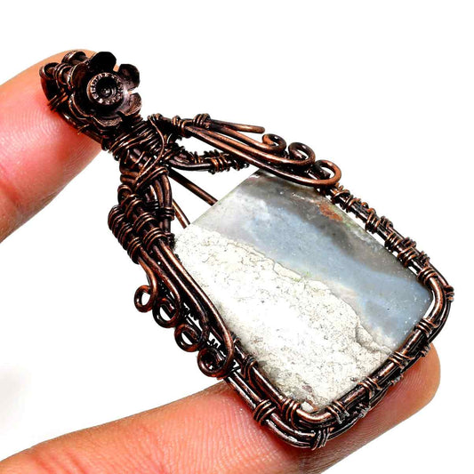 Gaia’s Embrace – Vintage Copper-Wrapped Agate Pendant