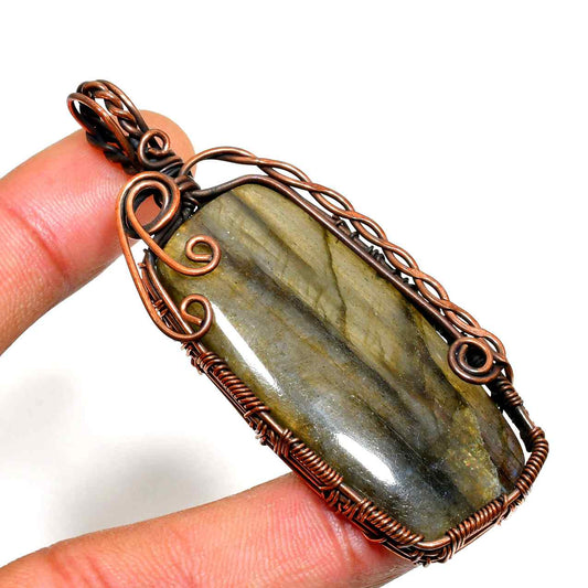 Aurora’s Gleam – Oxidized Copper Labradorite Pendant
