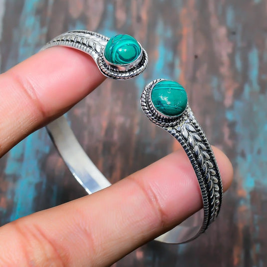 Verdant Serenity – Malachite Silver Cuff