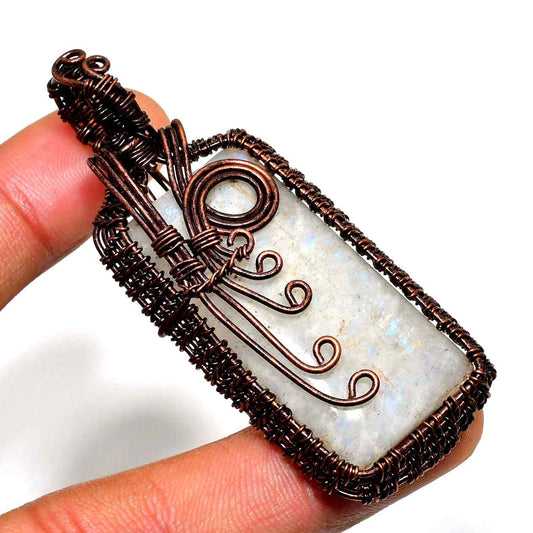 Celestial Embrace – Oxidized Copper Moonstone Pendant