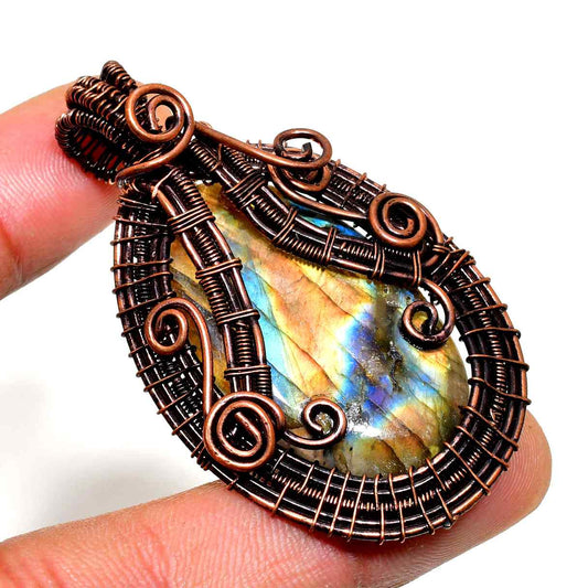 Aurora’s Dreamcatcher – Labradorite & Copper Pendant