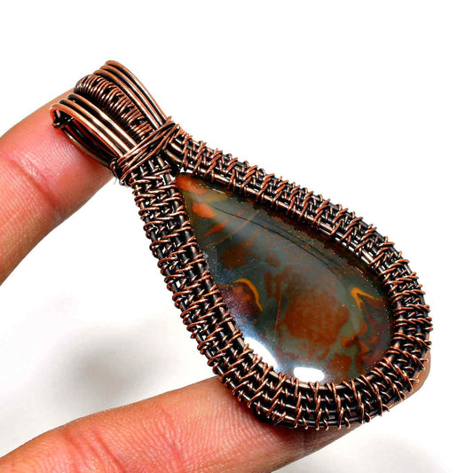 Ember’s Grace – Agate & Copper Wire Pendant