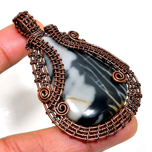 Earth’s Embrace – Black Agate Copper Pendant