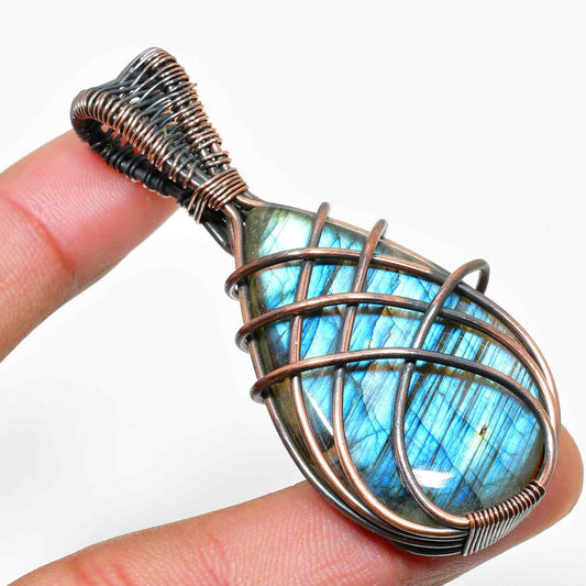 Celestial Cascade – Labradorite Copper Pendant