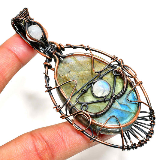Aurora’s Veil – Labradorite Copper Pendant