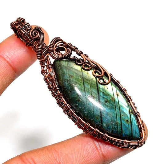 Mystic Aurora – Labradorite Copper Pendant