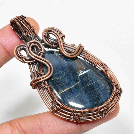 Aria’s Awakening – Labradorite Copper Pendant