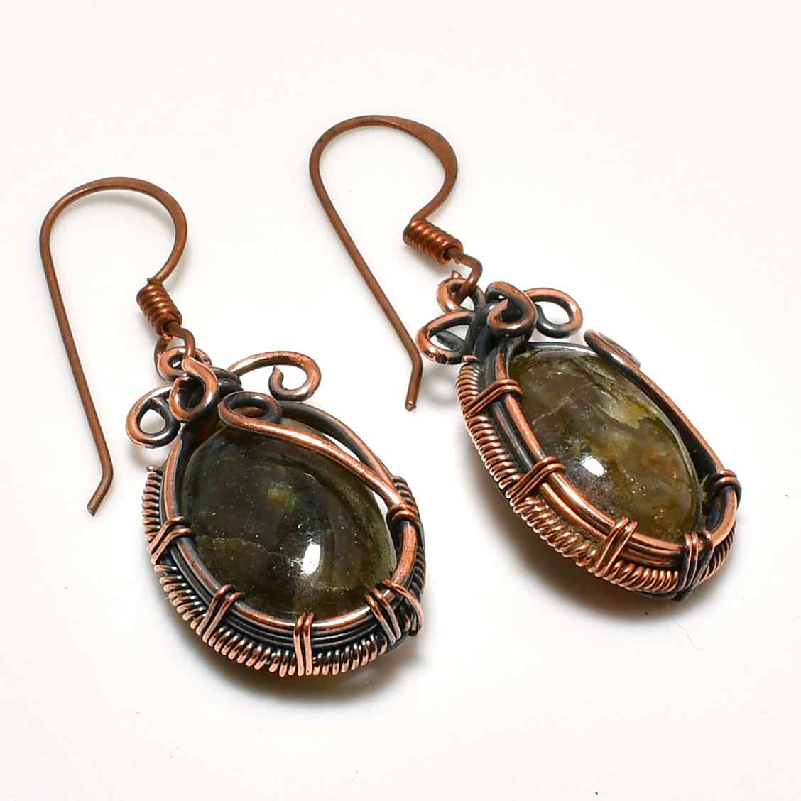 Moonlit Shroud – Copper-Wrapped Labradorite Earrings