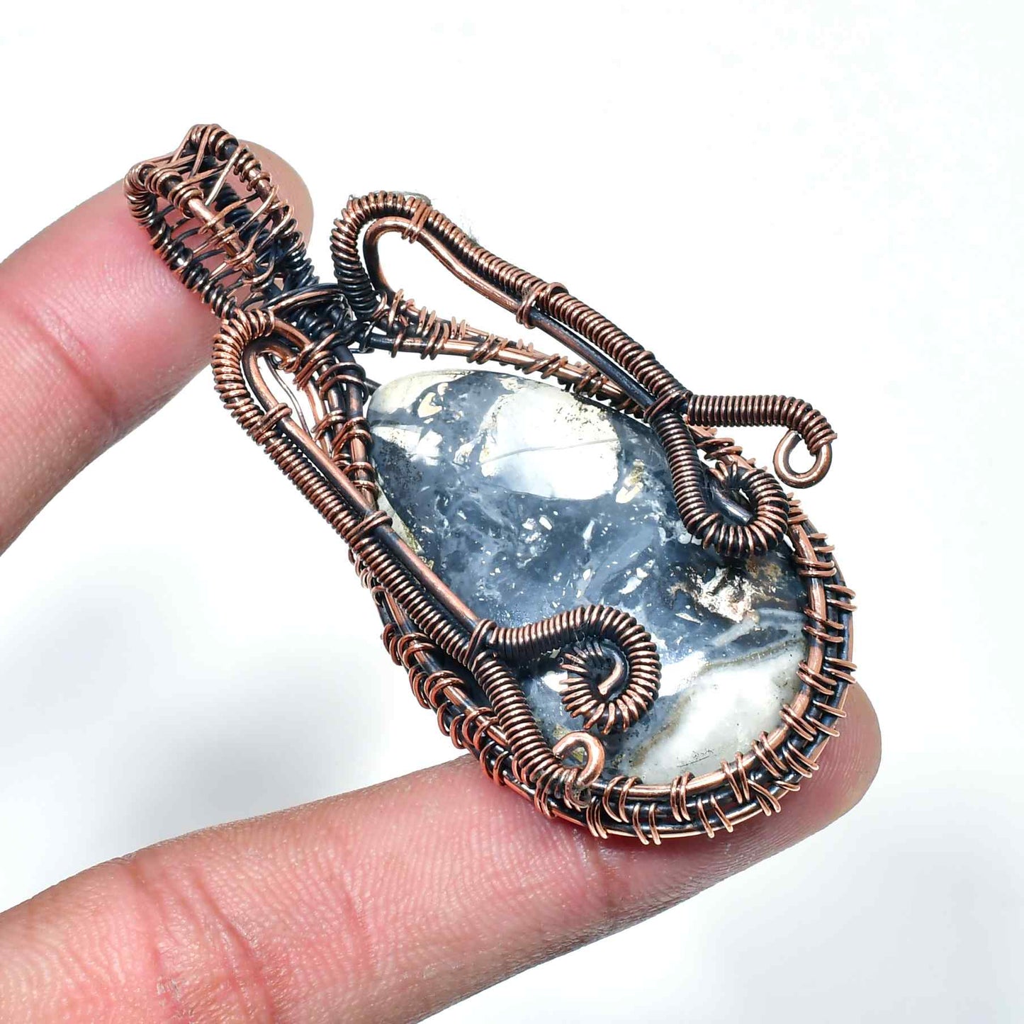 Celestial Harmony – Copper-Wrapped Agate Pendant