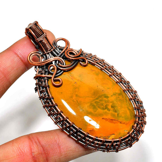 Auric Ember – Sunstone Copper Pendant