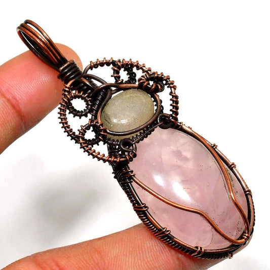 Radiant Embrace – Rose Quartz & Labradorite Copper Pendant