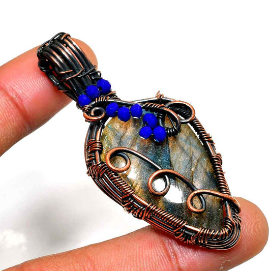 Selene’s Veil – Labradorite Copper Pendant
